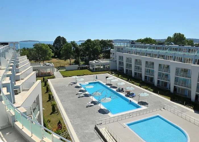 公寓式酒店 Black Sea Star